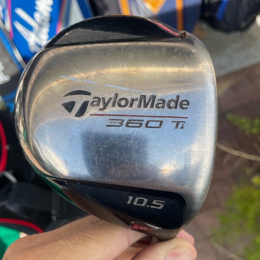 Taylormade 360 Ti Golf Driver In Right Handed 
Graphite shaft in S flex